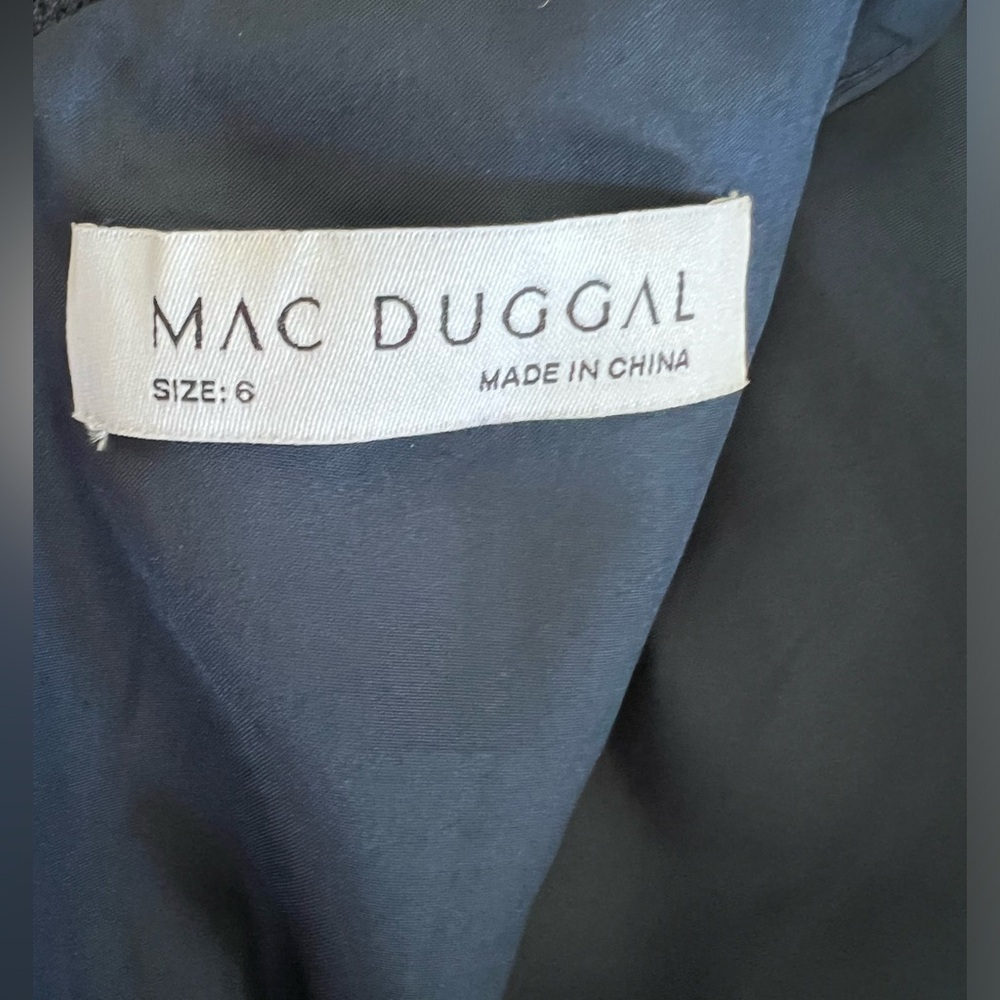 MAC DUGGAL FLUTTER SLEEVE SEQUIN APPLIQUE COCKTAIL DRESS NAVY SIZE 6 NWOT - Picture 5 of 5
